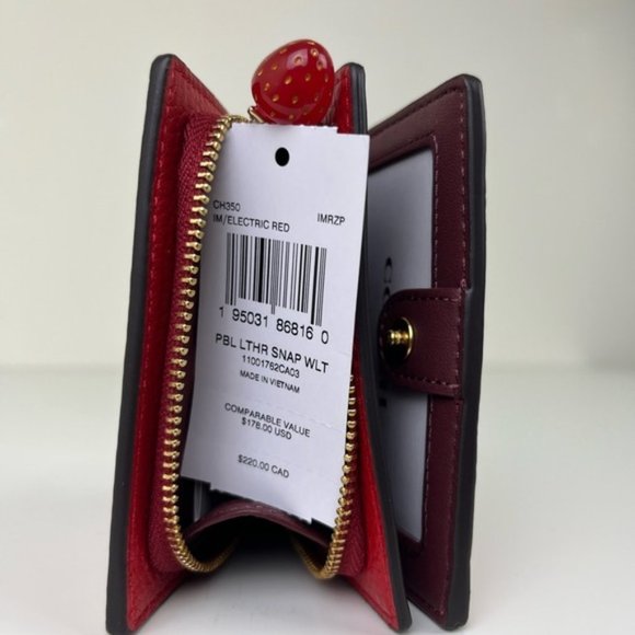🍓 NWT Coach Snap Wallet With Strawberry - Picture 5 of 7